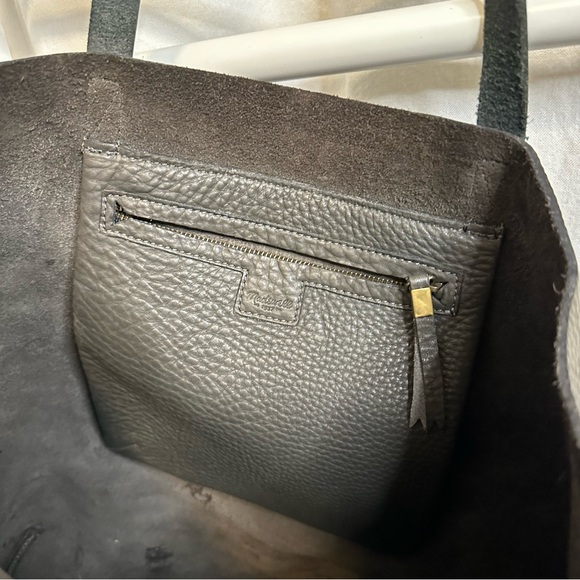 Madewell Transport Tote in Pebbled Leather, dark grey / brown - Picture 12 of 14